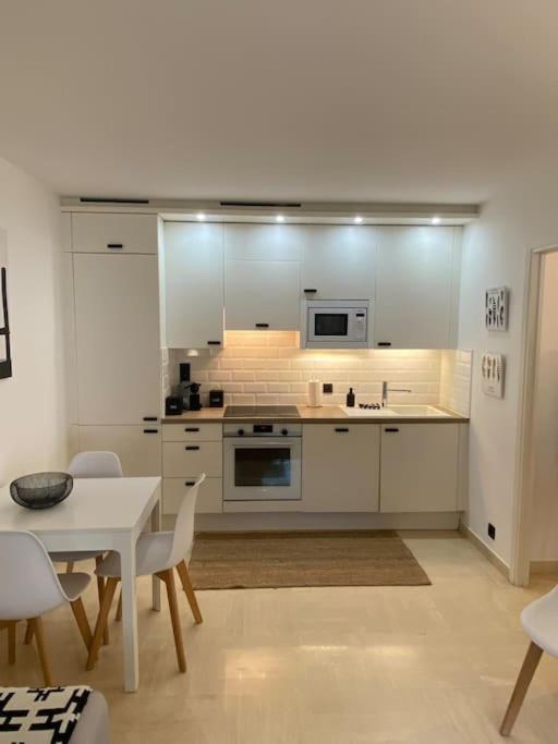 T2 Avec Terrasse Et Jardin Apartment Cannes Exterior photo