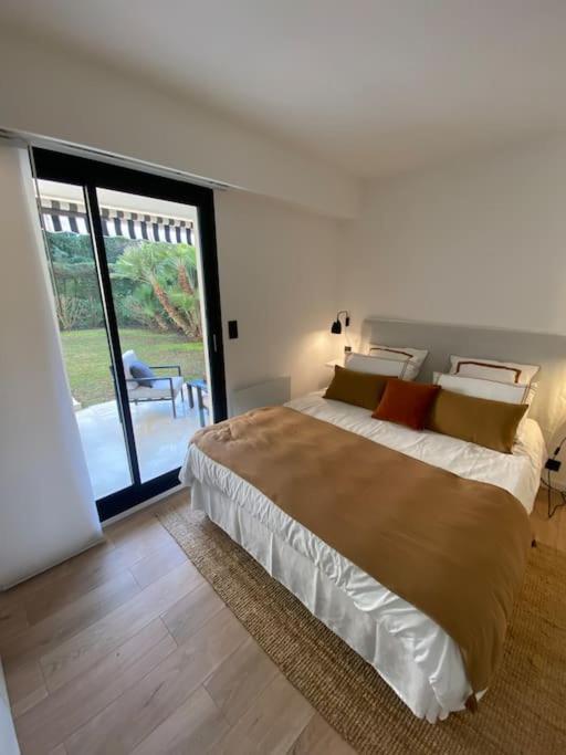T2 Avec Terrasse Et Jardin Apartment Cannes Exterior photo